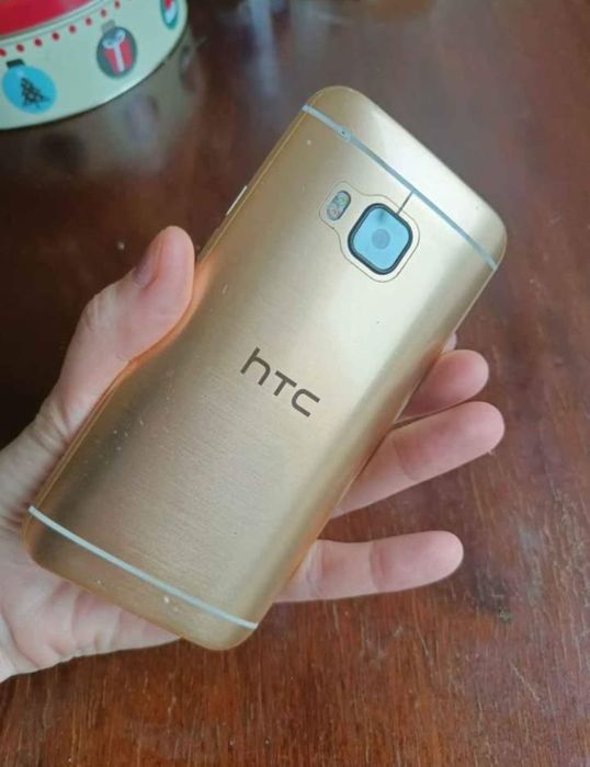 Htc m9 cu husa detasabila noua
