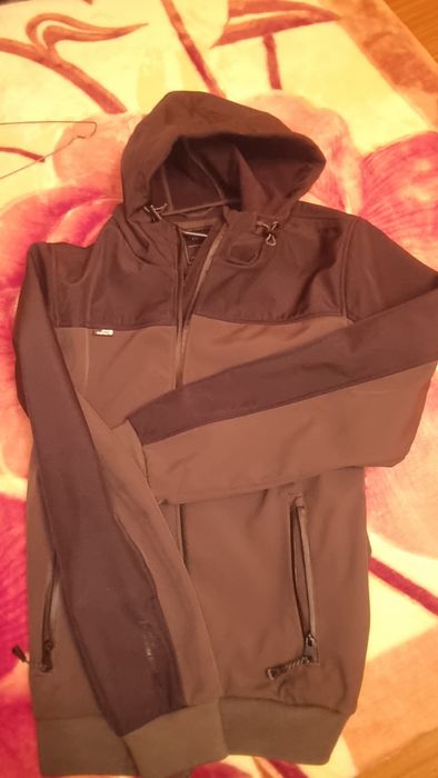 Vând geaca barbați