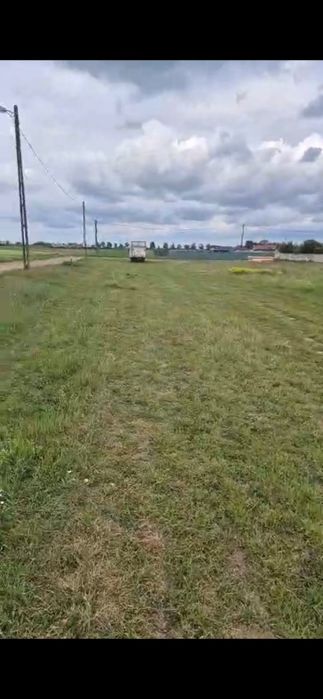 Vând teren intravilan