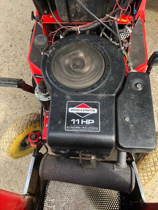 tractoras pentru tuns gazonul NOVATRAC 11