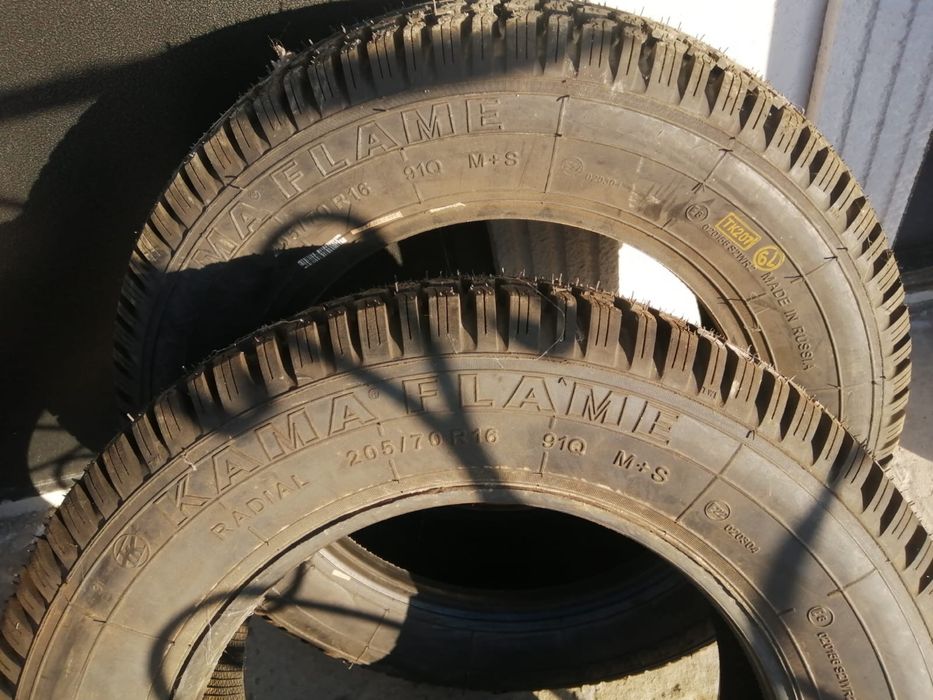 Продам зимние шины 205/70/16