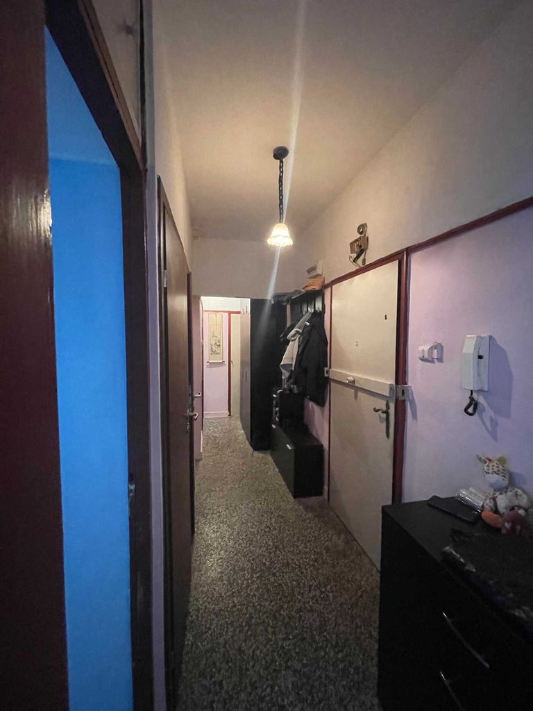 Продава се Двустаен апартамент в София, Света Троица - 69 кв.м за 1914 €/кв.м - Снимка #9