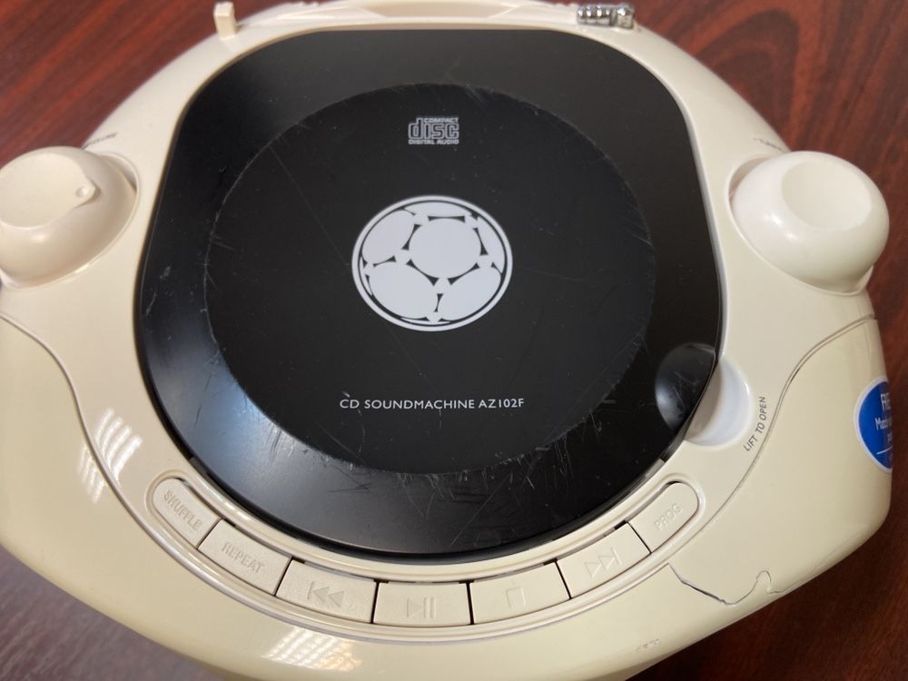 Radio-CD Philips AZ102F. (NU Sony, NU Panasonic)