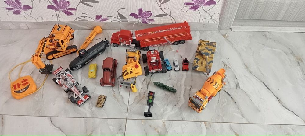 Masini diverse dimensiuni, pistol nurf, autofiletanta