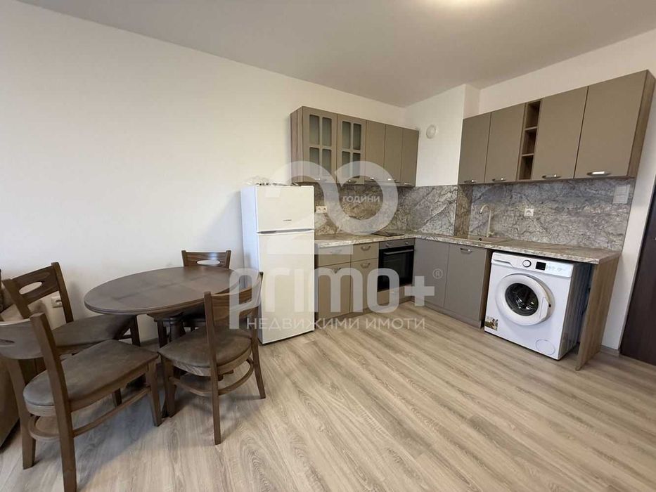 Дава се под наем Тристаен апартамент в Велико Търново, Колю Фичето - 90 кв.м за 459 € - Снимка #2