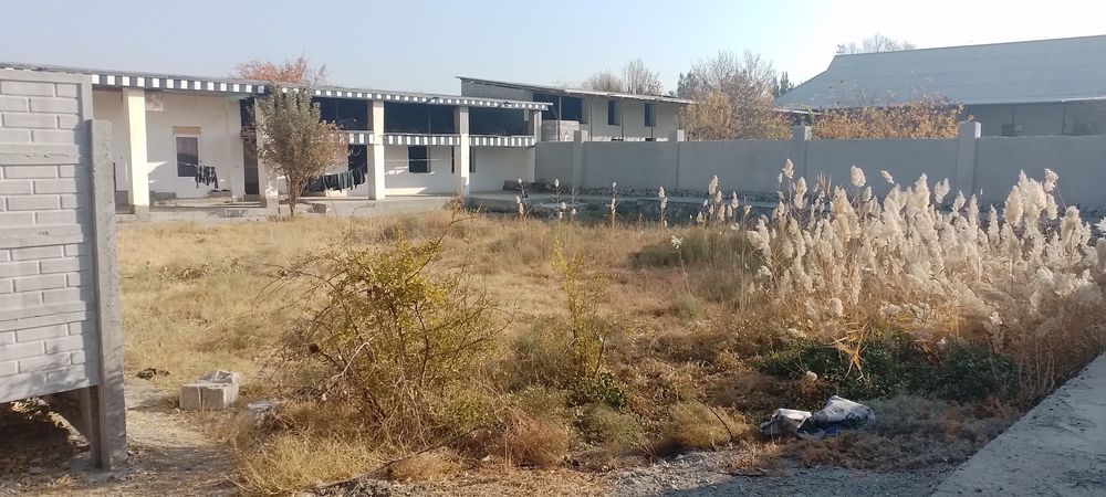 Участка сотилади