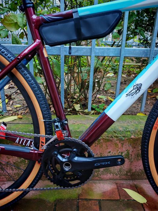 Bicicleta cursiera ciclocros gravel Focus Atlas 6.8 size M GRX 2025