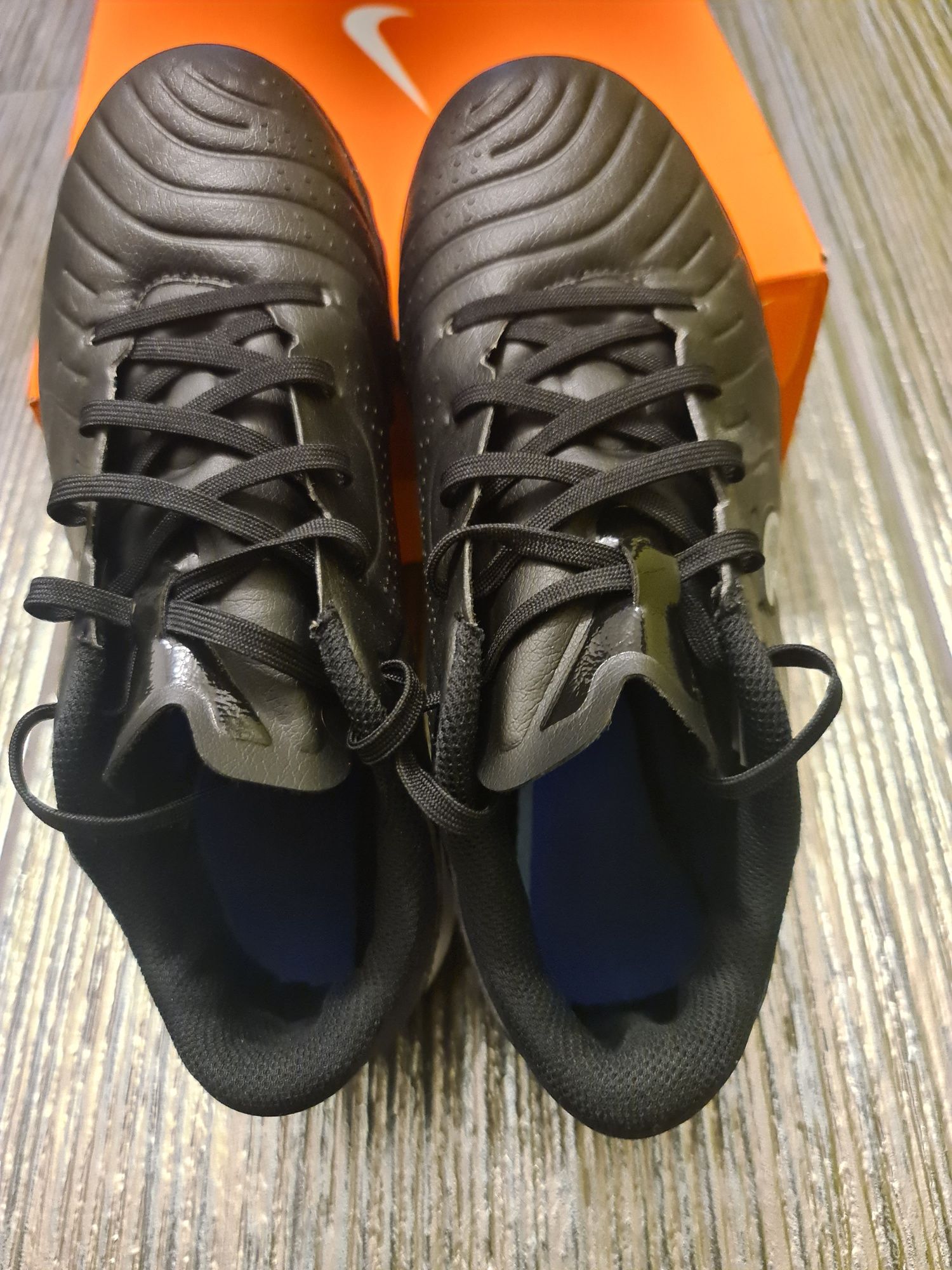 Ghete fotbal piele Nike Tiempo marime 36,5