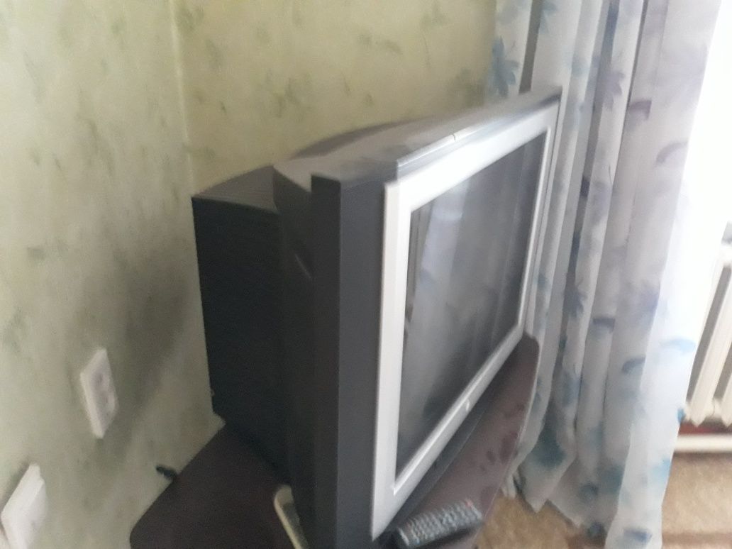 Телевизор LG Flaetrone с приставкой