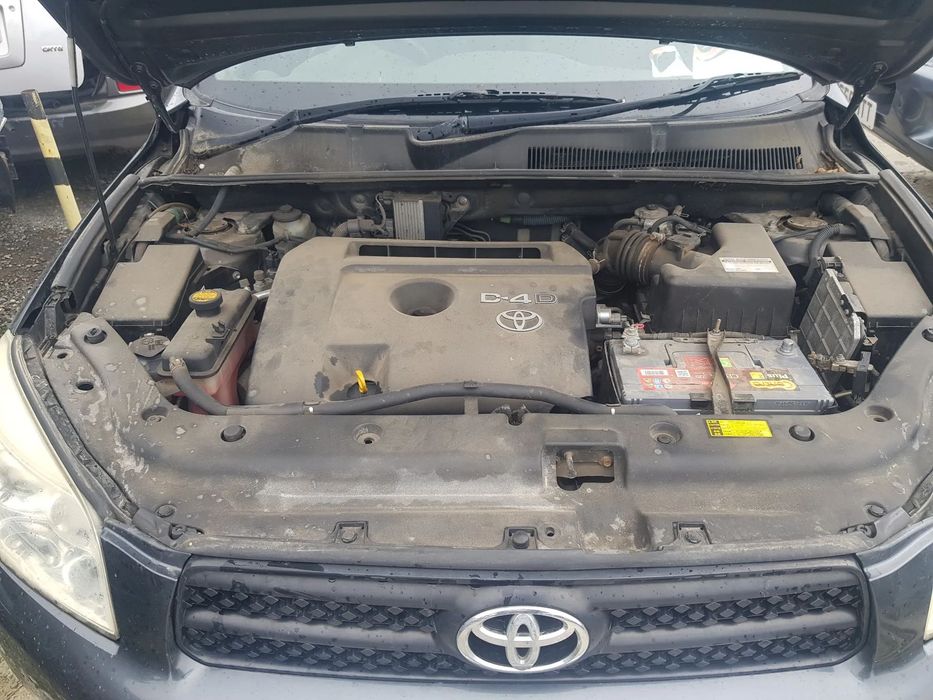 Dezmembrez Toyota Rav4 fabr 2007 2.2d(136-150cp))