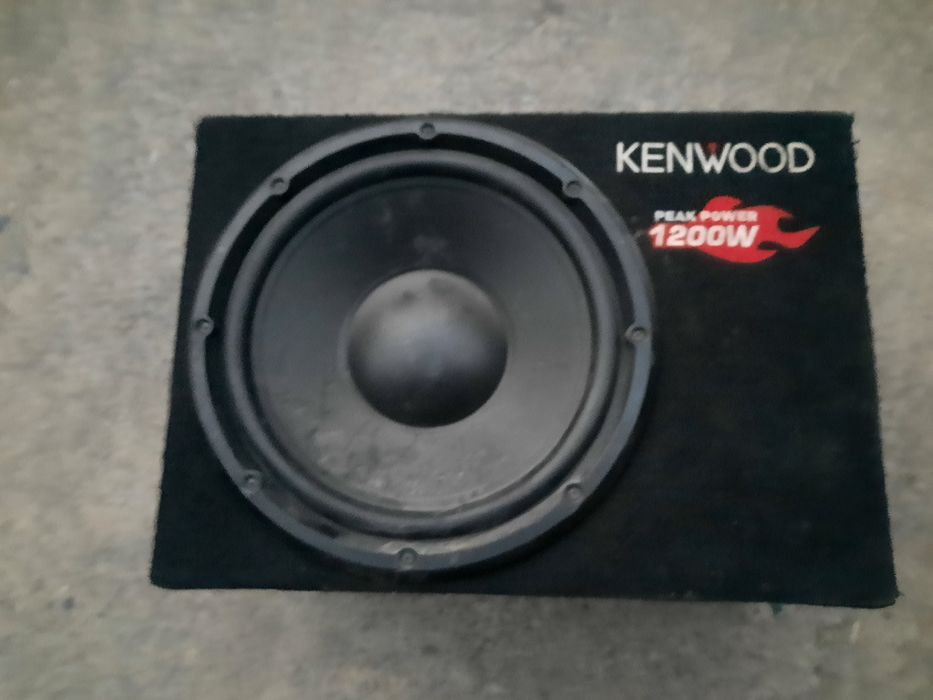 Сабуфер KENWOOD  в хорошем состоянии