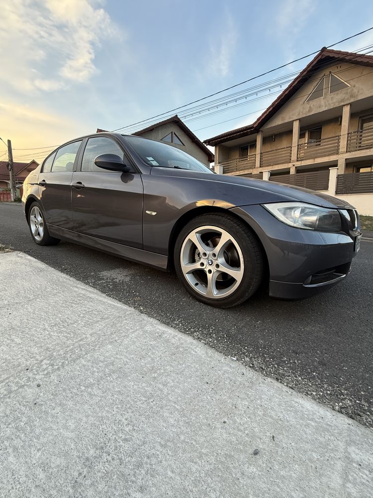 Bmw - E90 - 2006 - 2.0 D - Automat -piele - navi - senzori
