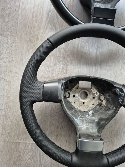 Volan piele  Volkswagen Passat B6 Jetta Golf 5