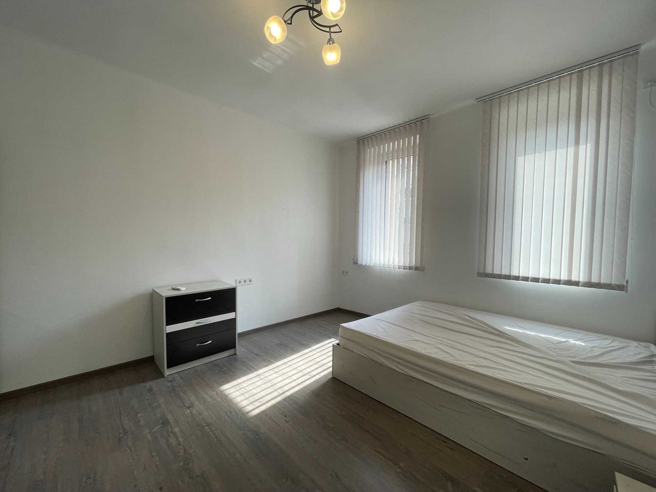 Продава се Тристаен апартамент в София, Симеоново - 76 кв.м за 2106 €/кв.м - Снимка #1