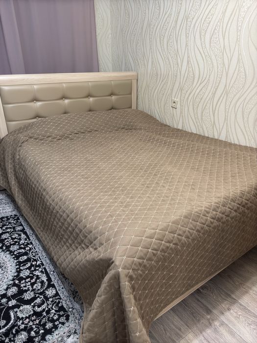 Продам двуспальную кровать