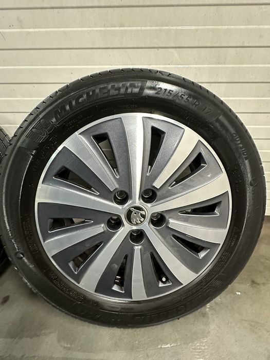 Гуми с джанти 17 за skoda superb