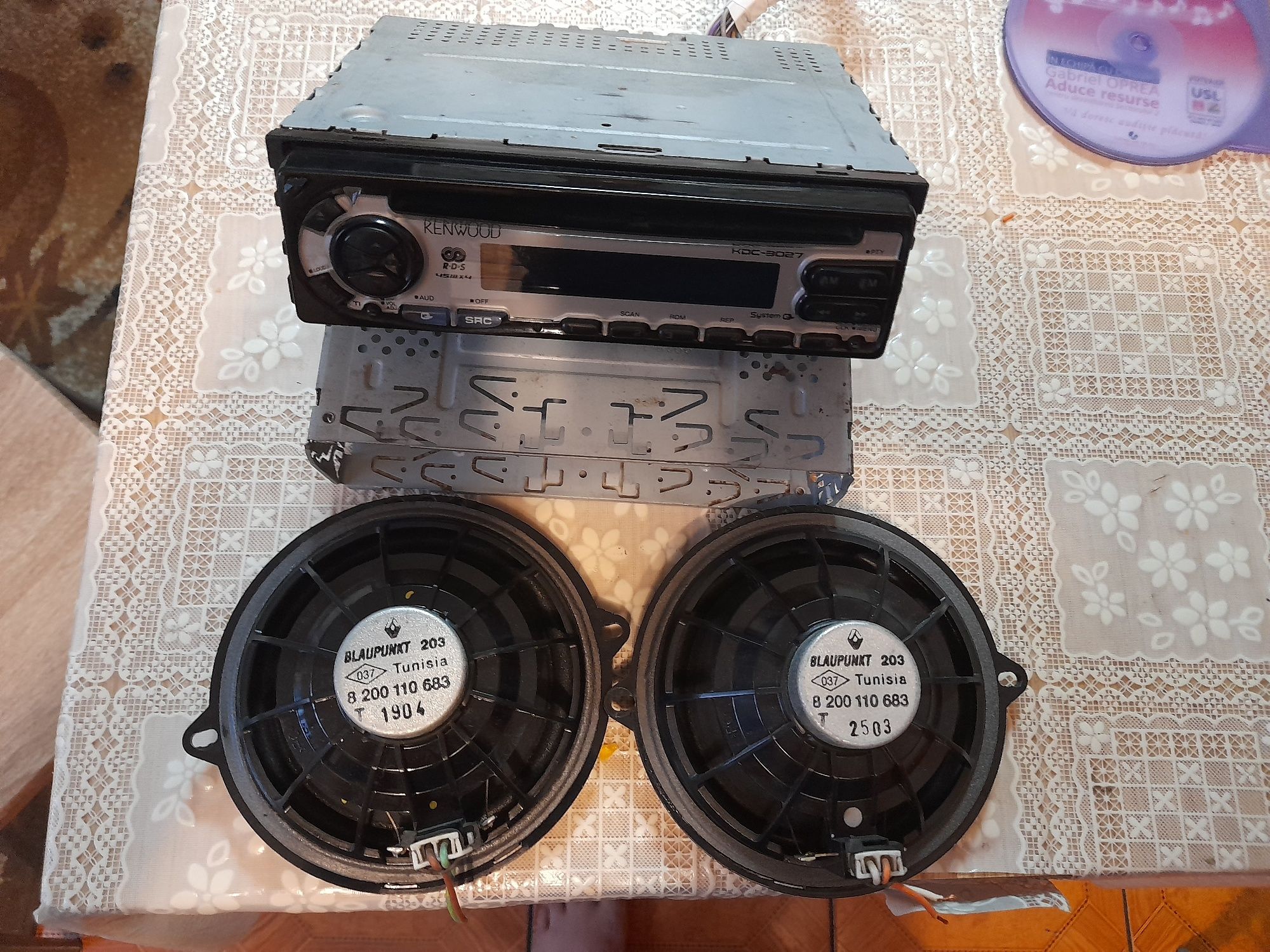 Casetofon auto KENWOOD CU 2 boxe de fata BLAUPUNKT