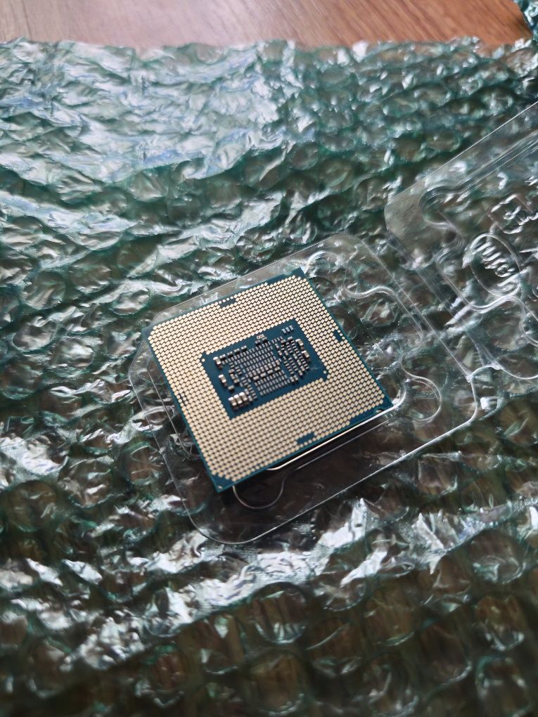 Procesor Intel Core i3 8100