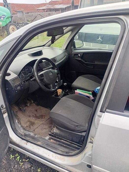 Продавам Опел Мерива / цяла,на части/