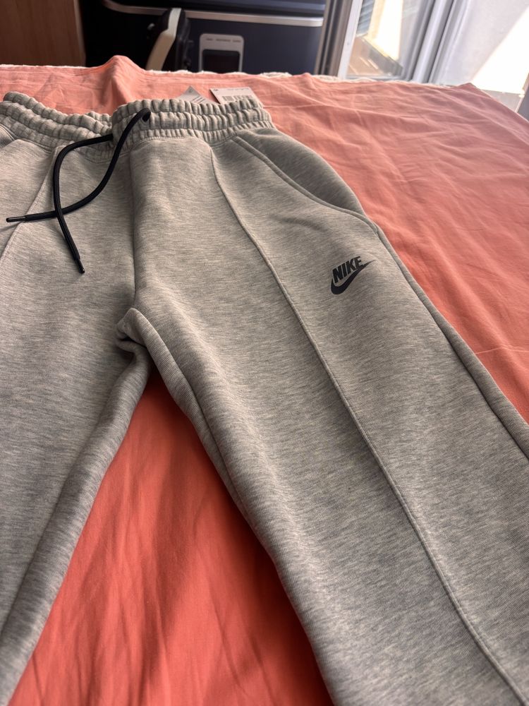 Nike Tech fleece сив дамски xs