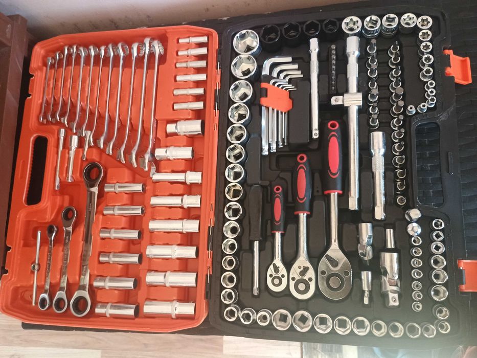 Продавам комплект Гедоре инструменти