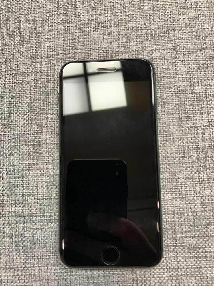 Продам iphone 8 64 gb