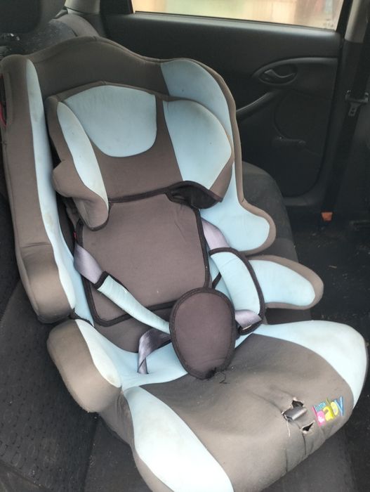 Disponibil scaun auto