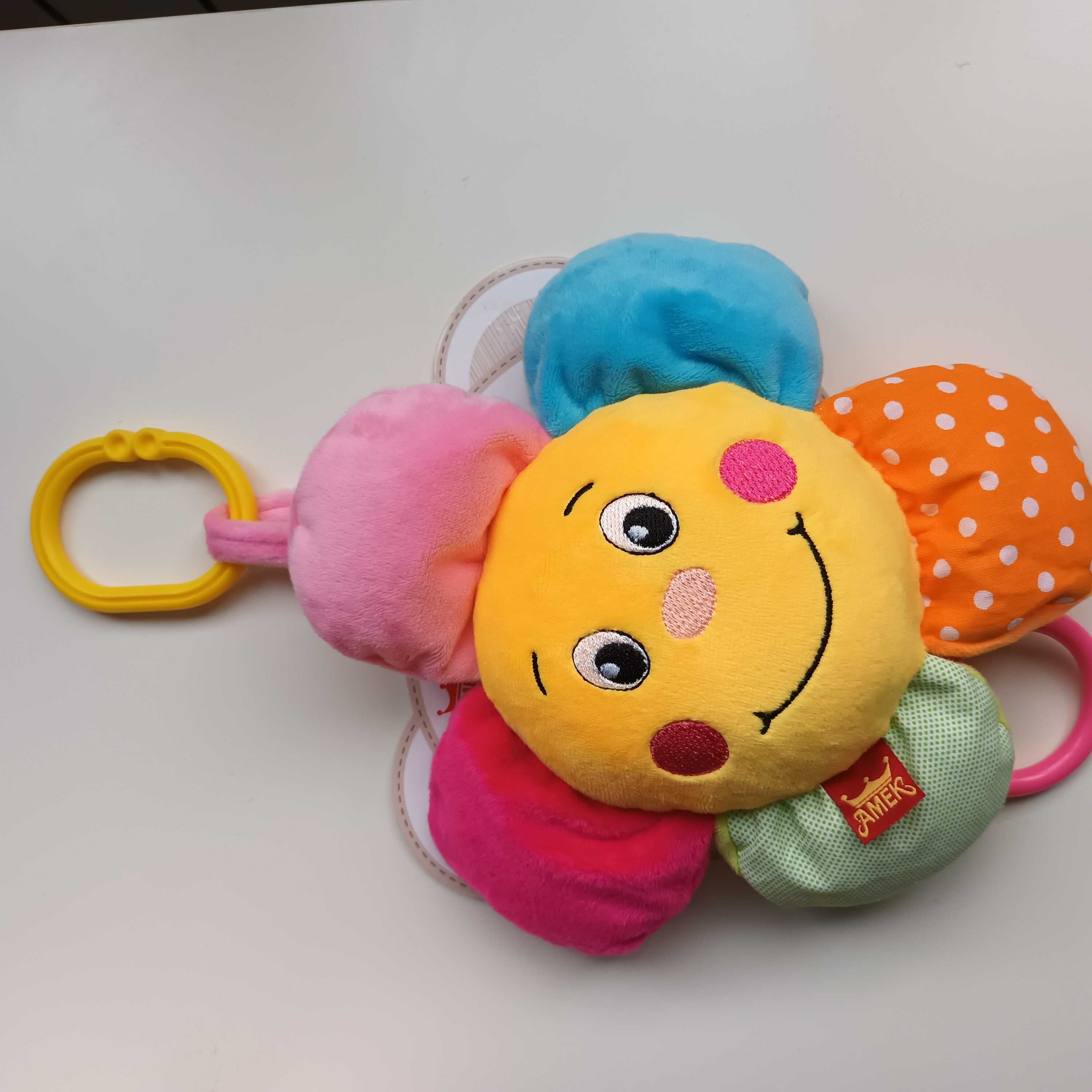 Музикални играчки за бебе за закачане на количка или легло