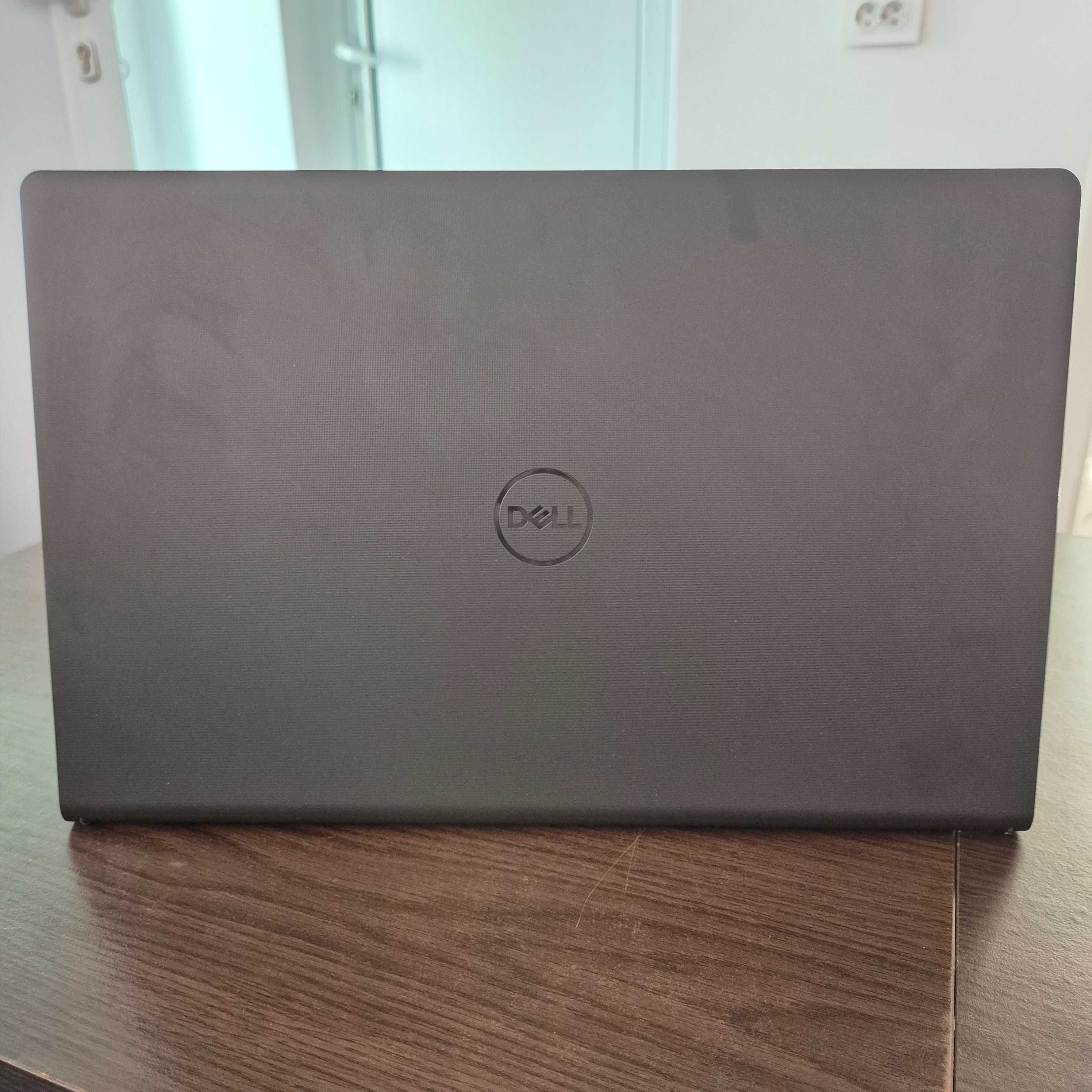 Dell Vostro 15 3530 Full HD 120HZ