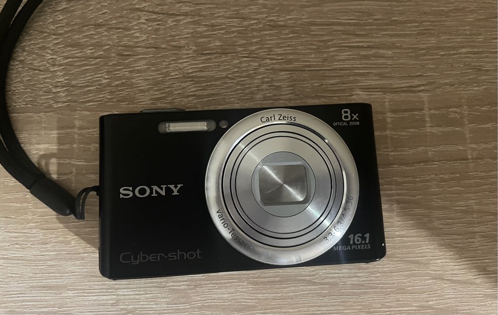 Фотоапарат sony 16 megapixela