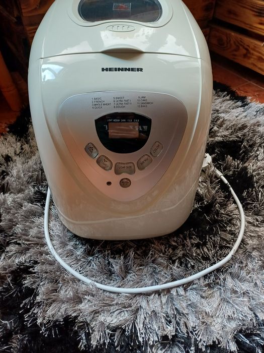Masina de pâine Heinner