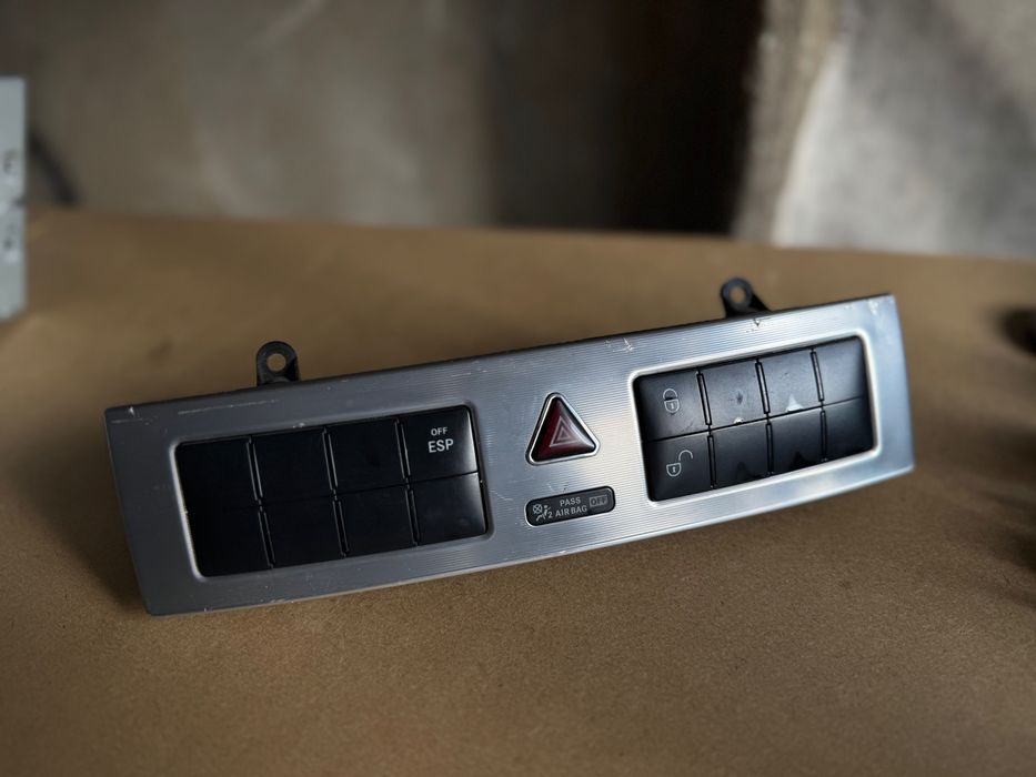 Навигация за Мерцедес W203