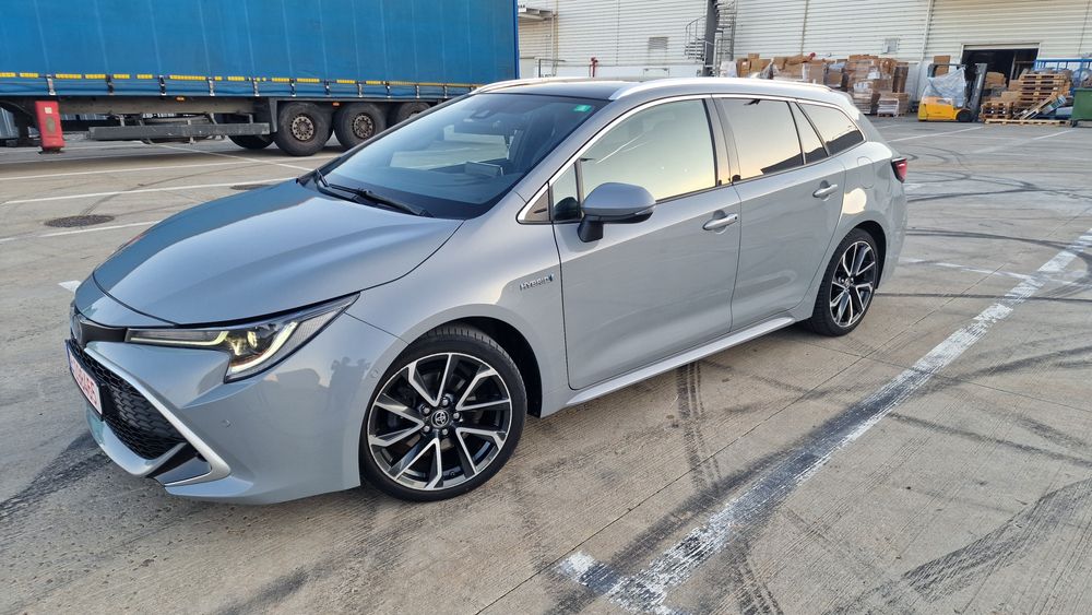 Toyota corolla 2.0 hibrid premium prețul include TVA deductibil