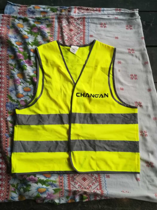 Жилет светоотражающий новый
