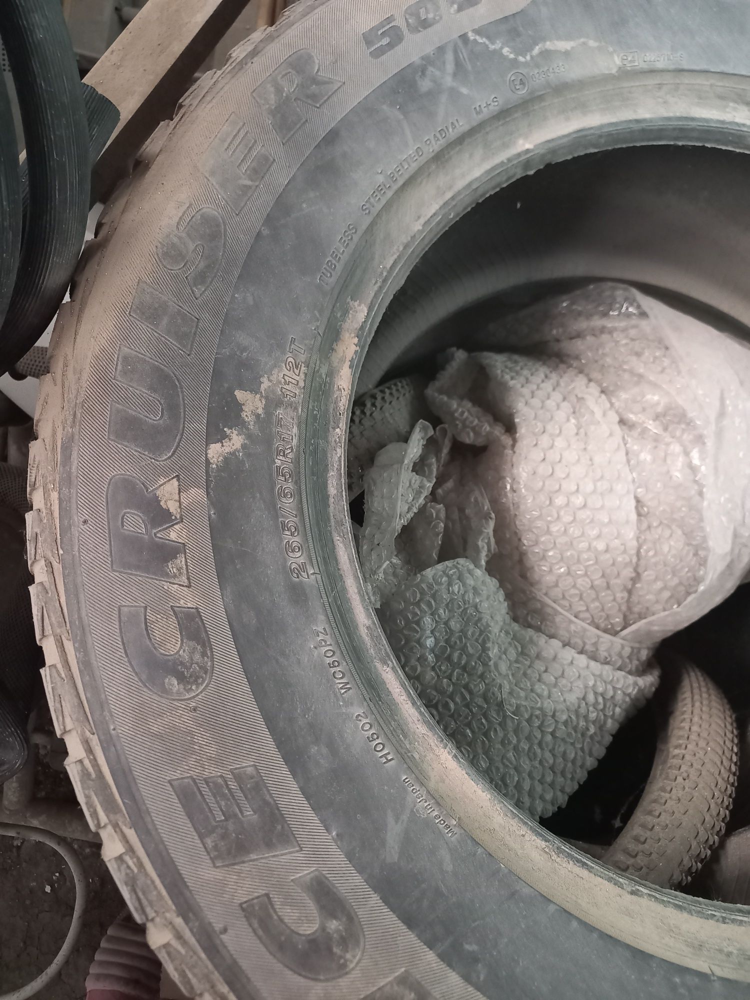 Шины зимние  б/у 265/65R17