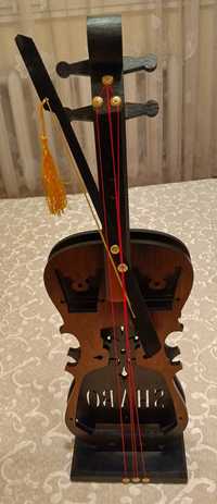 Цигулка за декорация