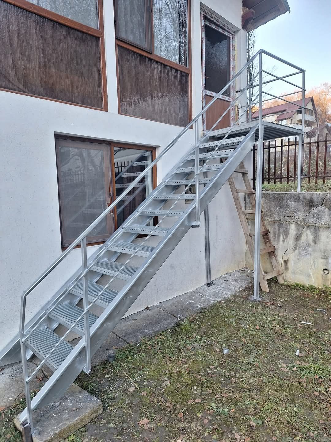 Scara metalica zincata 4mm grosime noi transport inclus
