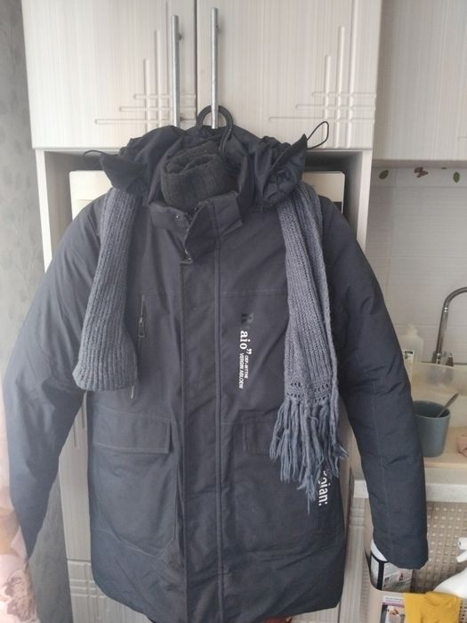 Куртка зимняя новая разм  46 удлиненная   жилетка   2 рубашки