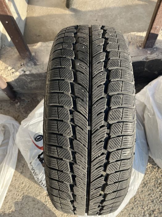 Шины зимные 215/60/16