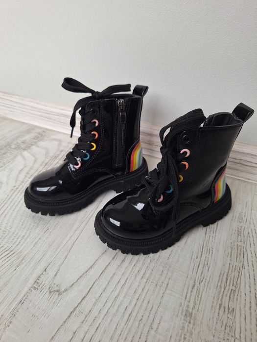 Нови Зимни Боти.