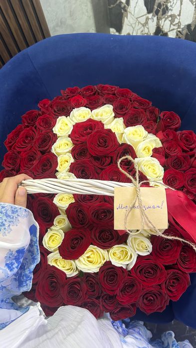 Цветы 101шт роза с корзиной