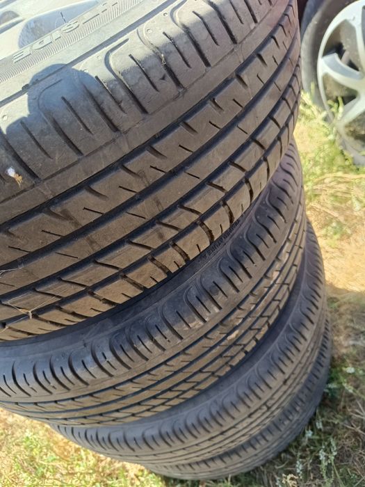 Jante aliaj pe 14 cu anvelope pentru Ford