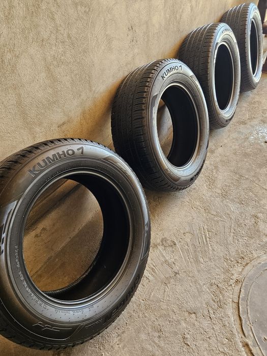 Летние шины 255х60х18 в отличном состоянии производство корея