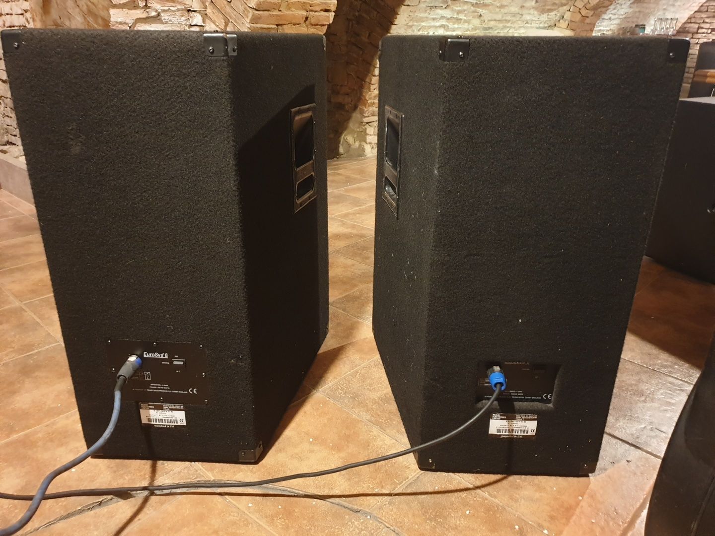 2 boxe pasive Peavey eurosys6 3cai 15toli/cutii Jbl I732