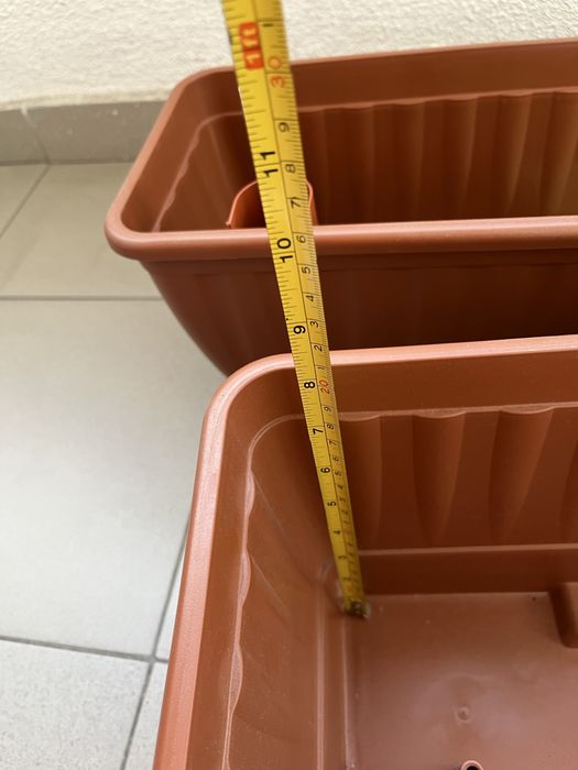 Jardiniere cu rezervor apa