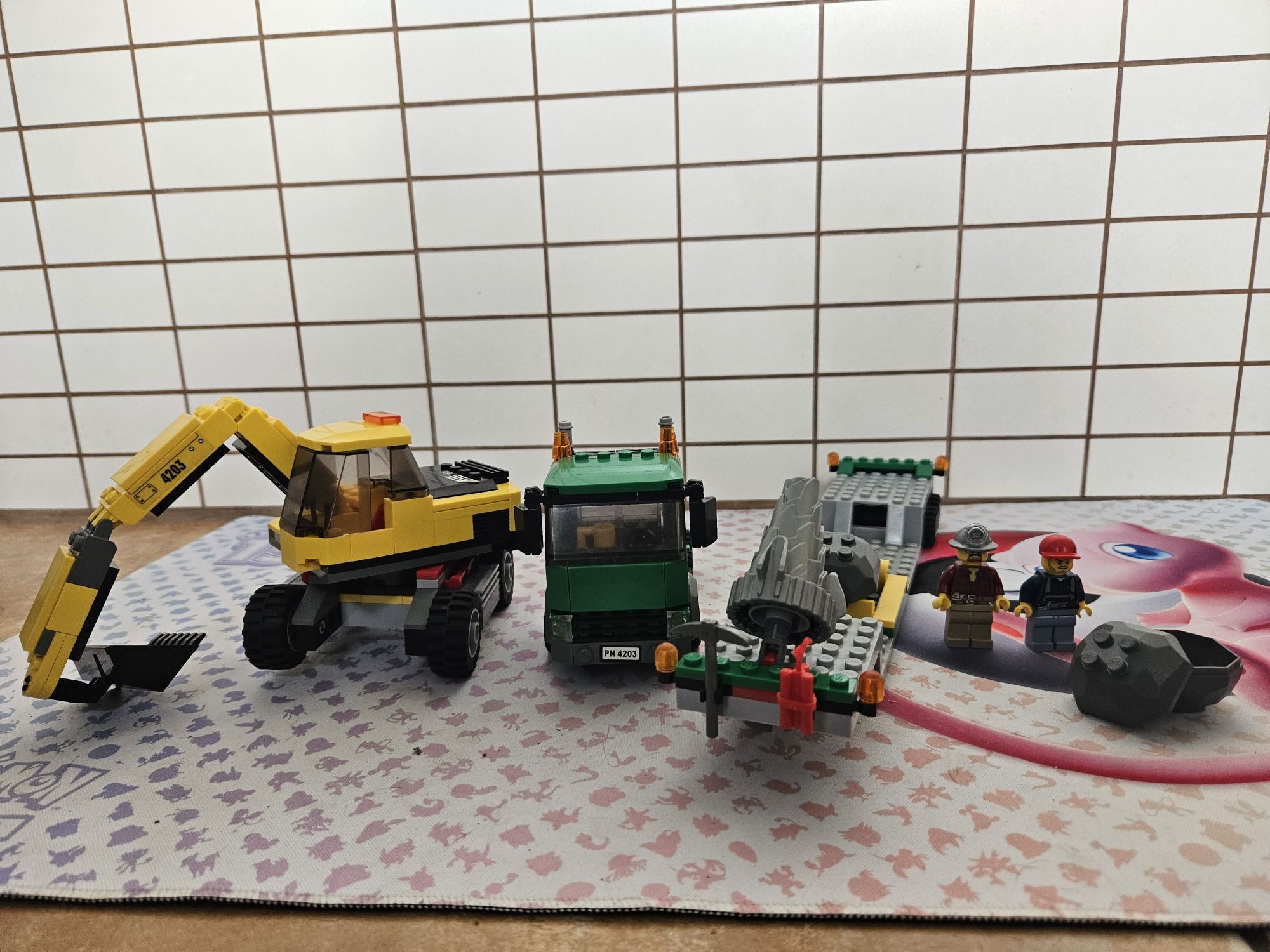 Lego construction Transportor Excavator