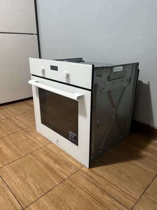 Встраиваемая духовка Electrolux
