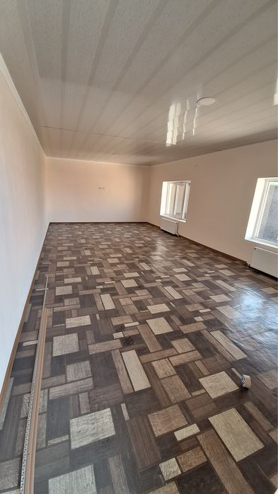 Uy sotiladi 19.2 sutik tayyor biznisiyam bor