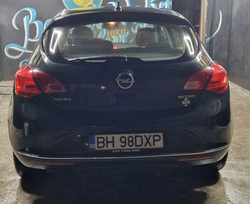 Opel Astra J.