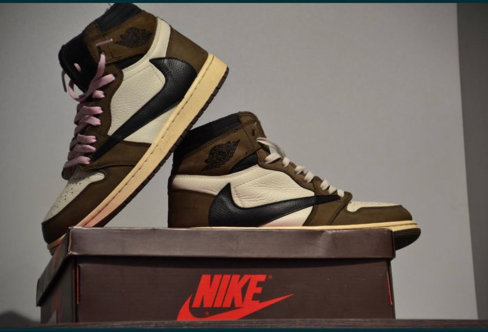 Nike Jordan 1 Travis Scott Mocha